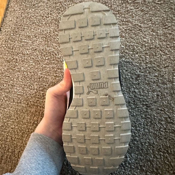 Puma sneakers (worn once) size 11 - Picture 5 of 7